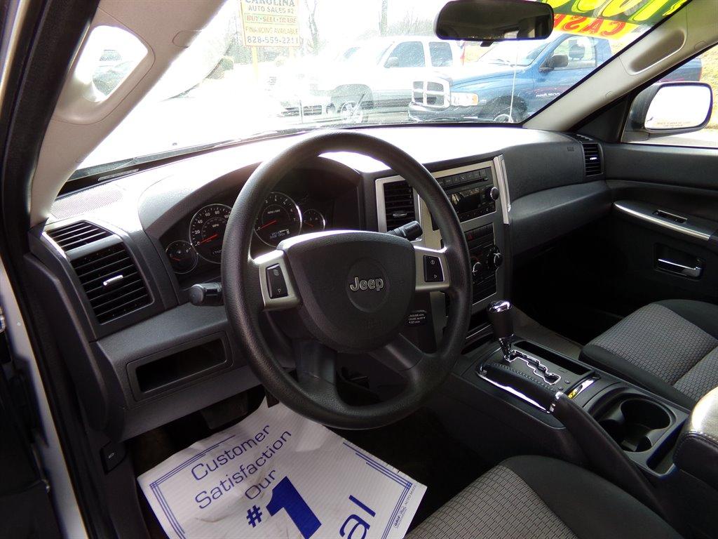 Thumbnail image of 2009 Jeep Grand Cherokee at Carolina Auto Sales # 2 LLC
