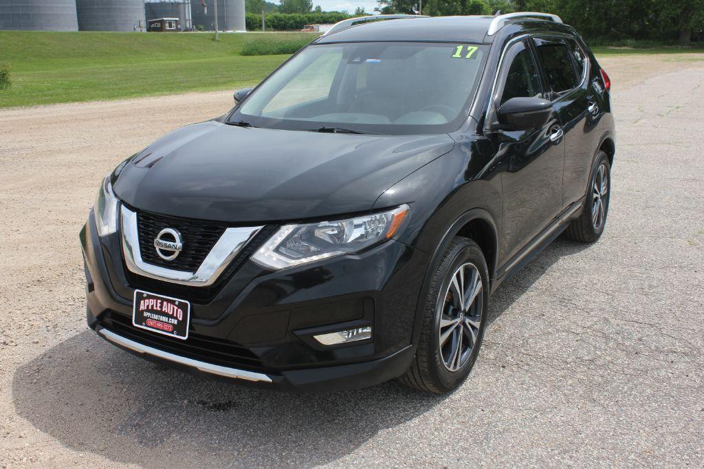 Thumbnail image of 2017 Nissan Rogue at APPLE AUTO & ROOT RIVER TRAILERS