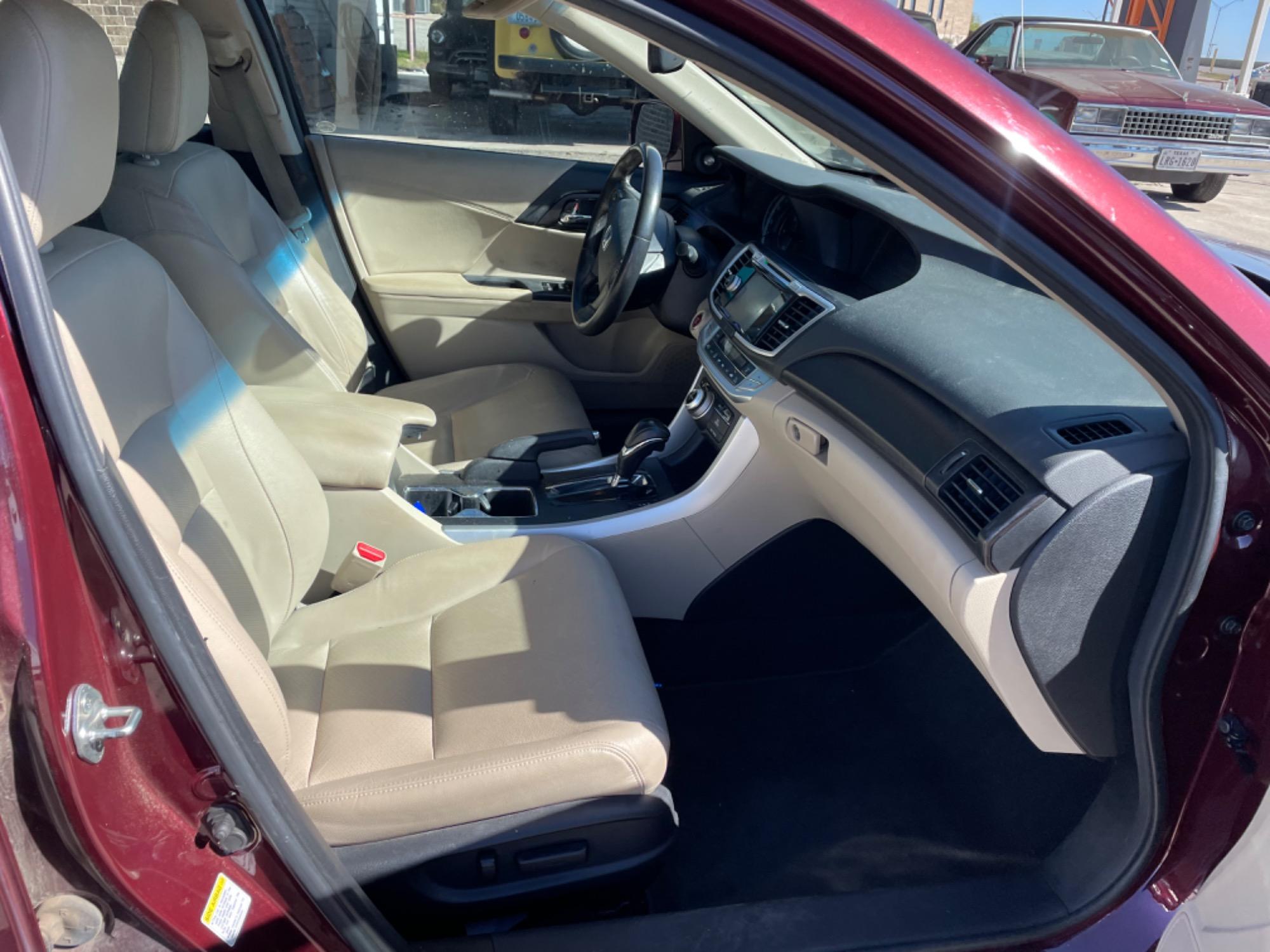 Thumbnail image of 2013 Honda Accord at Randy Adams, Inc.