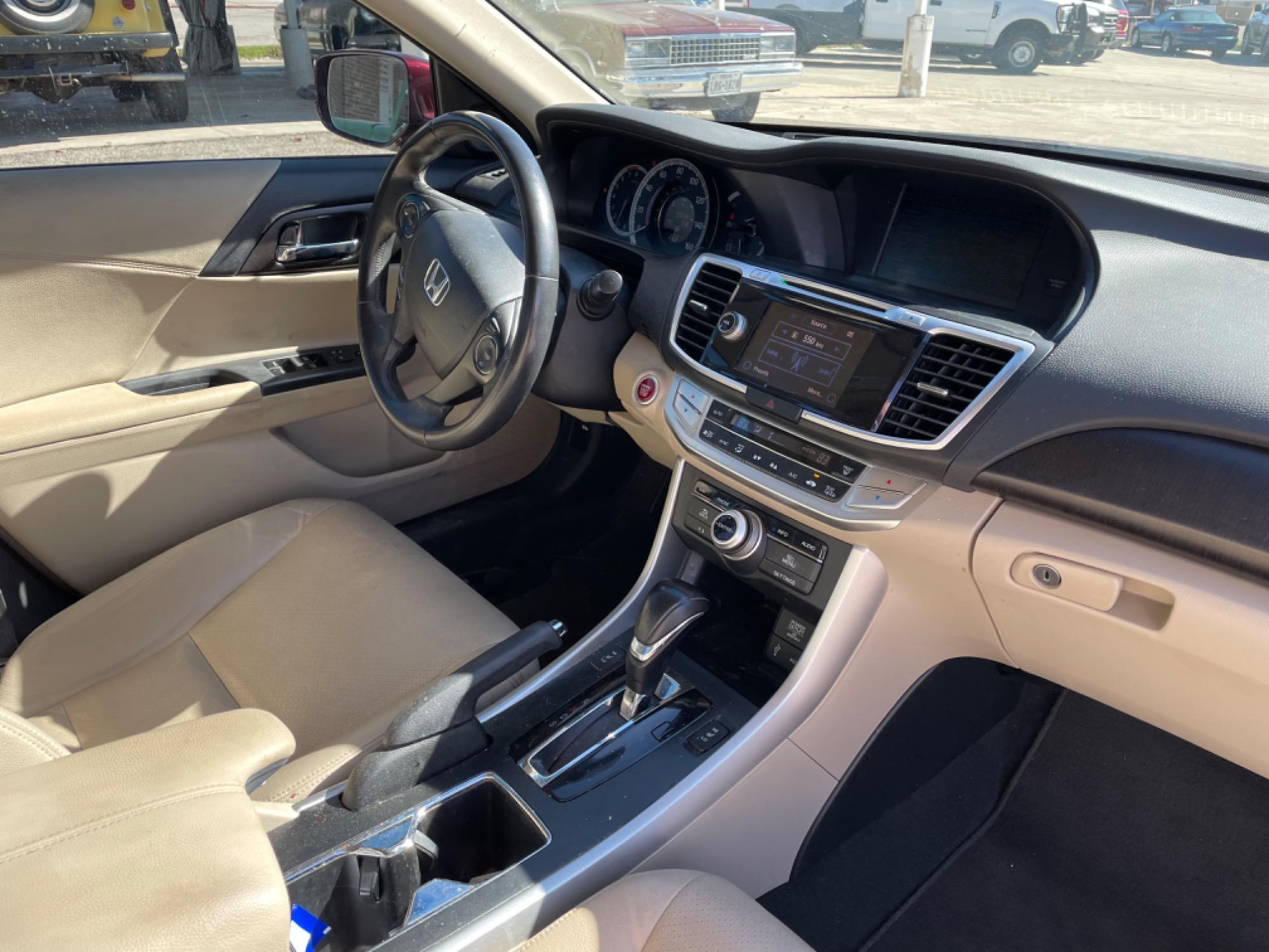Thumbnail image of 2013 Honda Accord at Randy Adams, Inc.