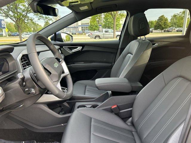 Thumbnail image of 2025 Audi Q4 e-tron at AudiHoffmanEstates-Used of Hoffman Estates, IL