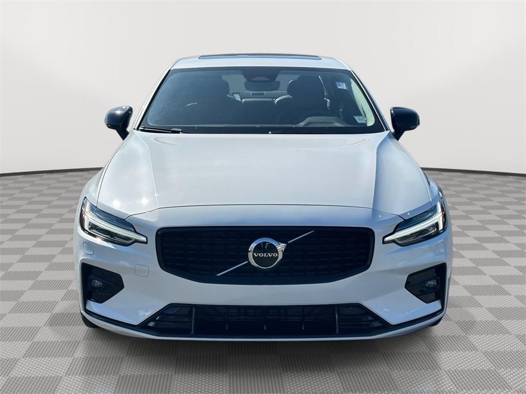 Thumbnail image of 2025 Volvo S60 at Empire Volvo Cars of Smithtown