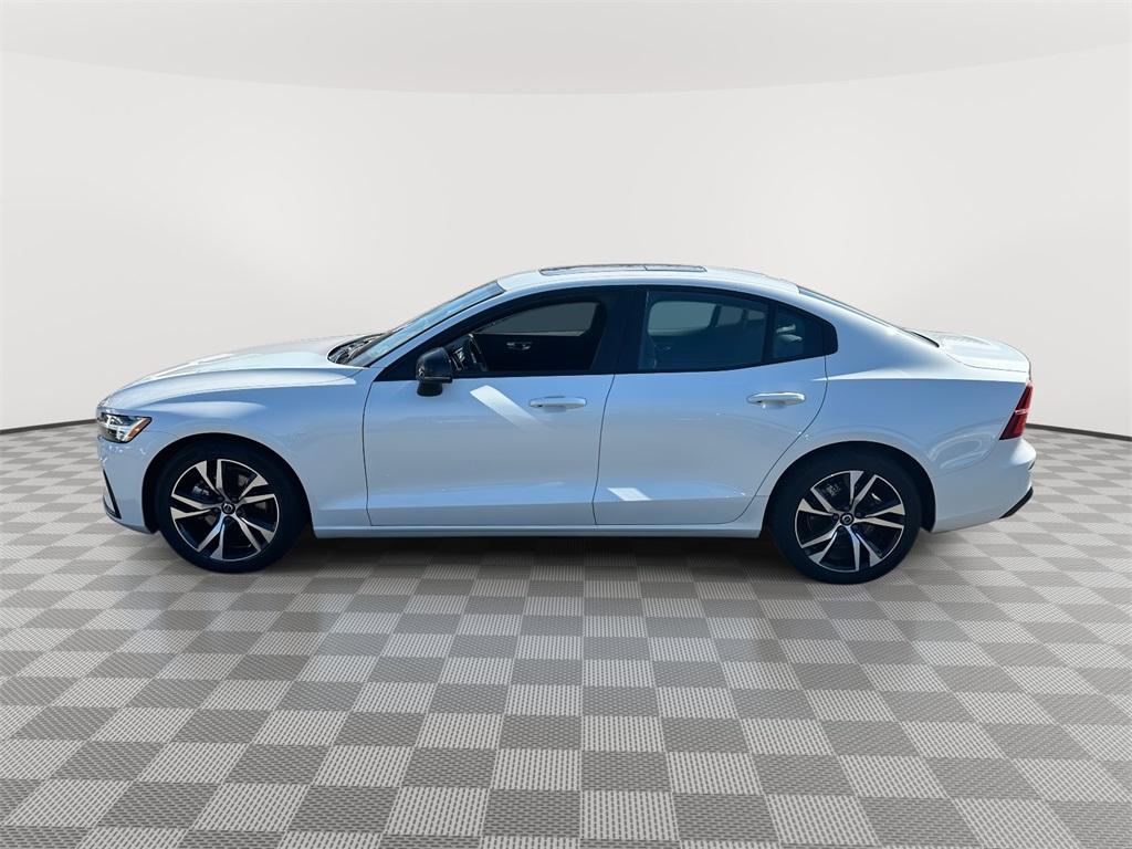 Thumbnail image of 2025 Volvo S60 at Empire Volvo Cars of Smithtown