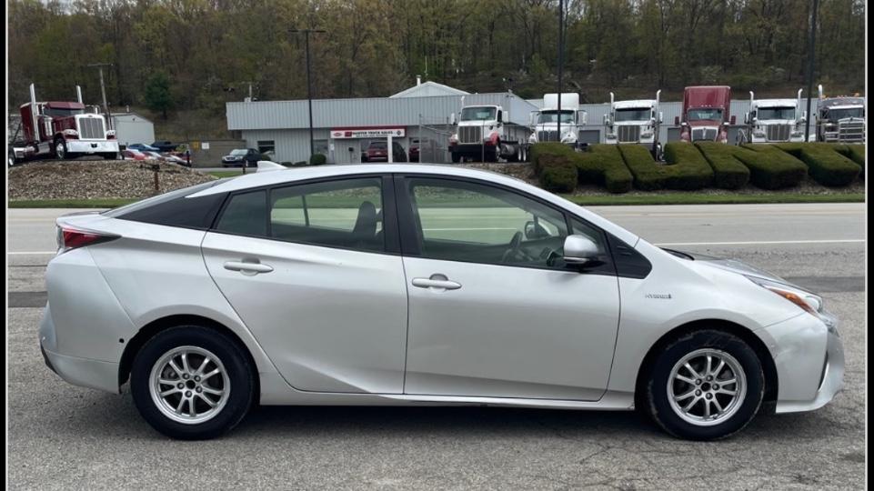 Thumbnail image of 2018 Toyota Prius at Caruzin Autohub