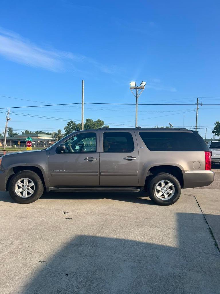 Thumbnail image of 2014 GMC Yukon XL at Truck Town - Headland