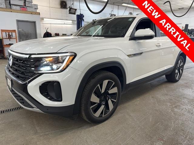 Thumbnail image of 2024 Volkswagen Atlas Cross Sport at Avenue Motors LLP