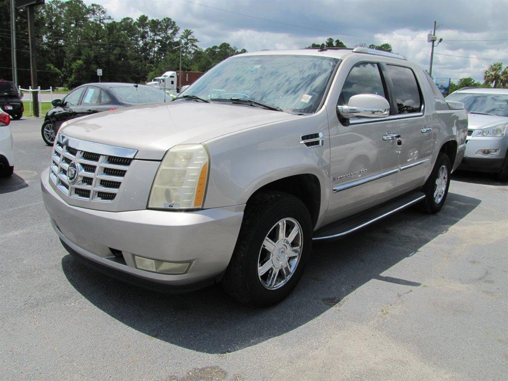Thumbnail image of 2007 Cadillac Escalade EXT at Bell's Auto Sales INC