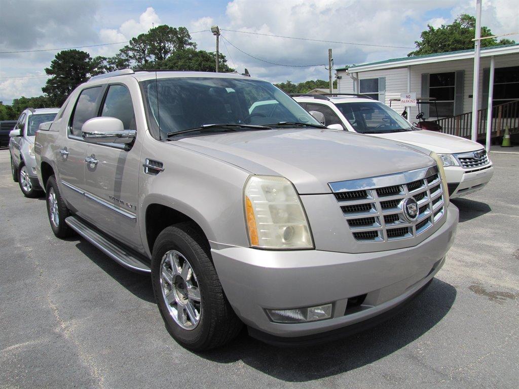 Thumbnail image of 2007 Cadillac Escalade EXT at Bell's Auto Sales INC