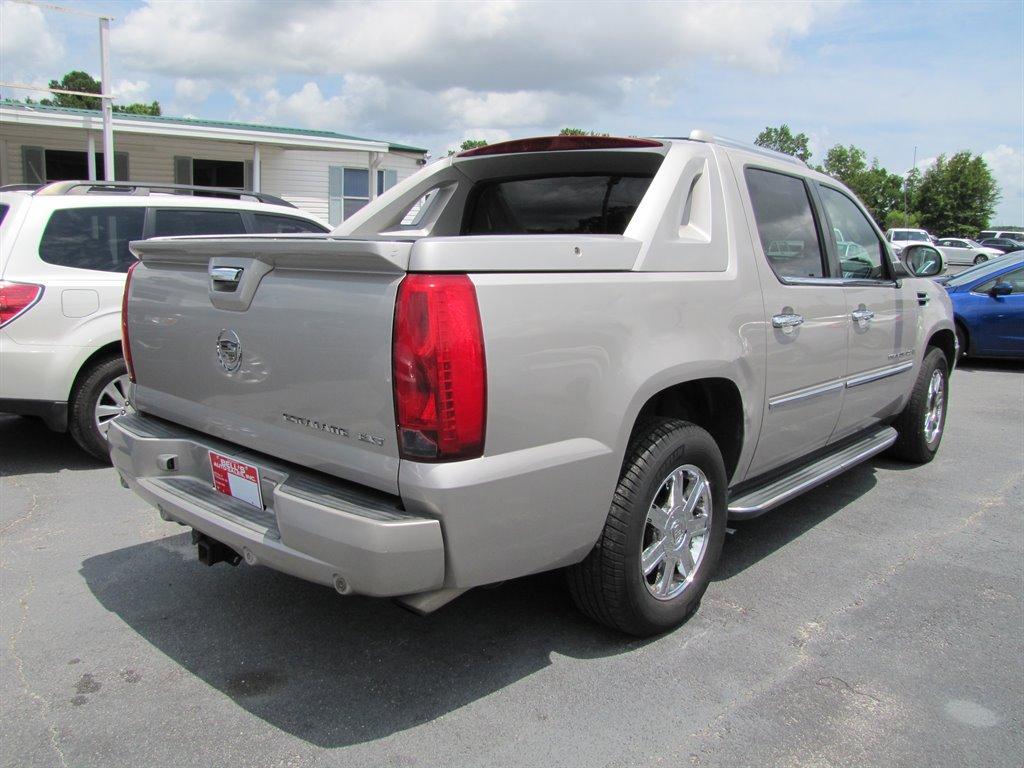 Thumbnail image of 2007 Cadillac Escalade EXT at Bell's Auto Sales INC