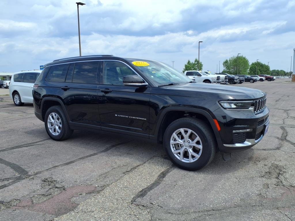 Thumbnail image of 2022 Jeep Grand Cherokee L at Lager's Chrysler World