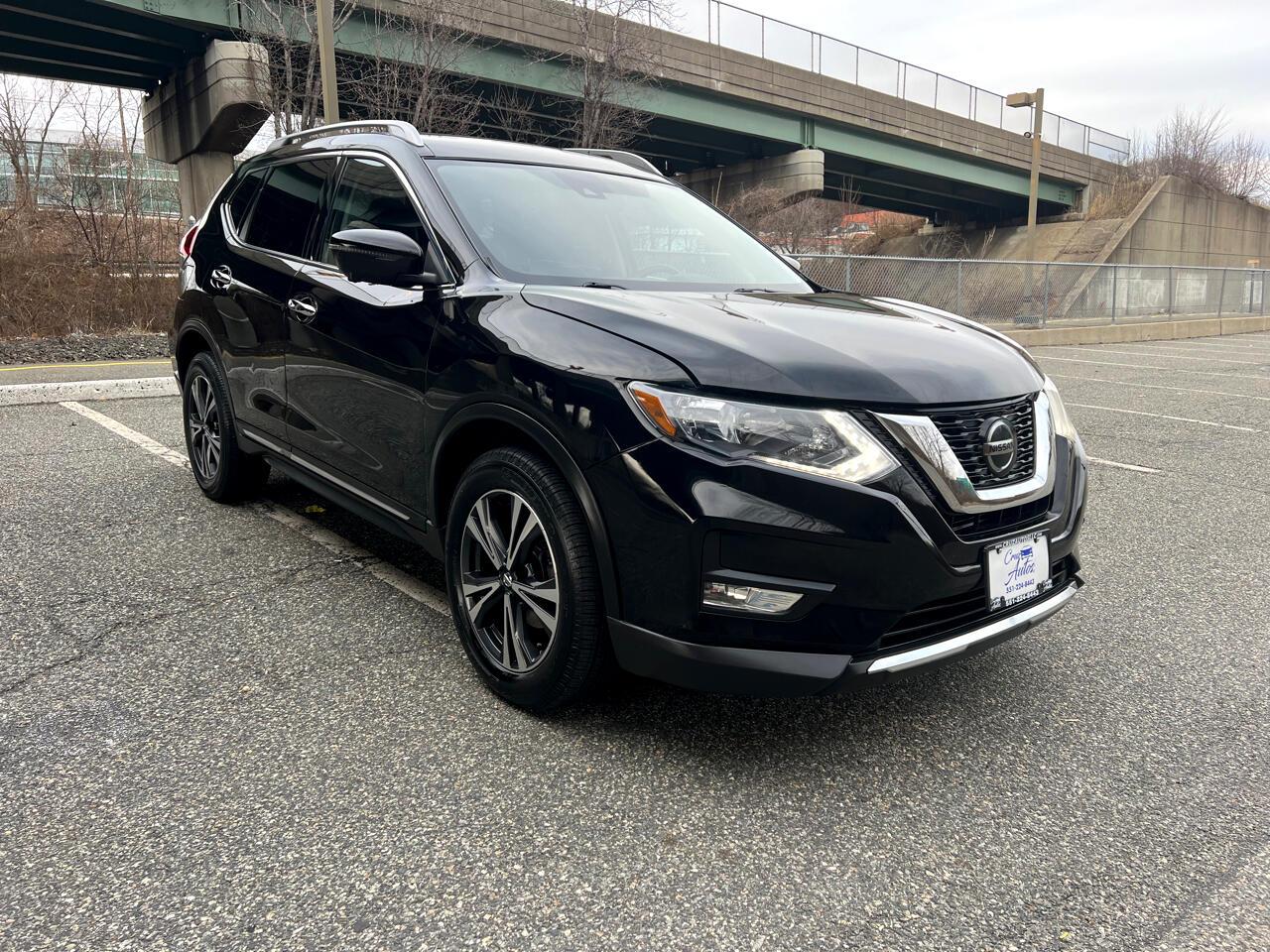 Thumbnail image of 2018 Nissan Rogue at Cruz Autos Llc
