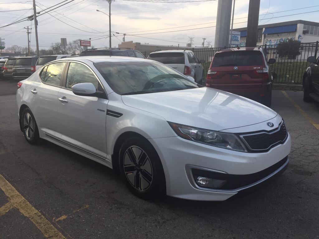 Thumbnail image of 2013 Kia Optima Hybrid at MASTER CARS INC