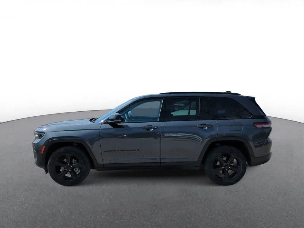 Thumbnail image of 2022 Jeep Grand Cherokee at Suburban Chrysler Dodge Jeep Ram of Troy