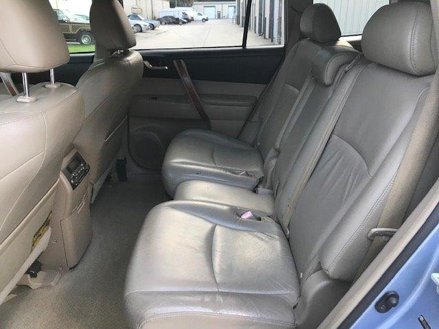 Thumbnail image of 2008 Toyota Highlander at Best Auto Exchange