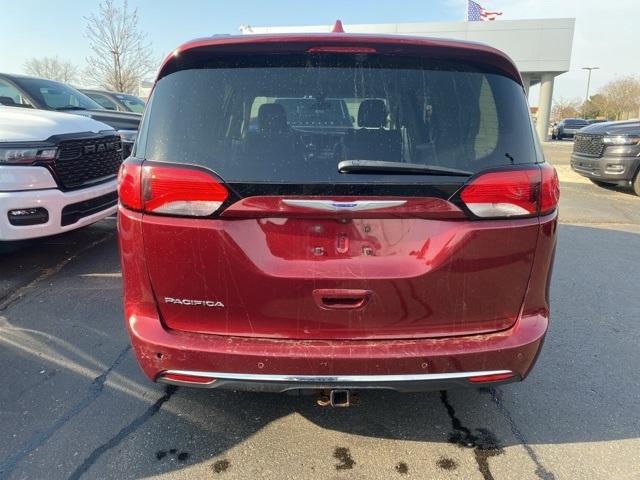 Thumbnail image of 2020 Chrysler Pacifica at LaFontaine Chrysler Dodge Jeep Ram of Fenton