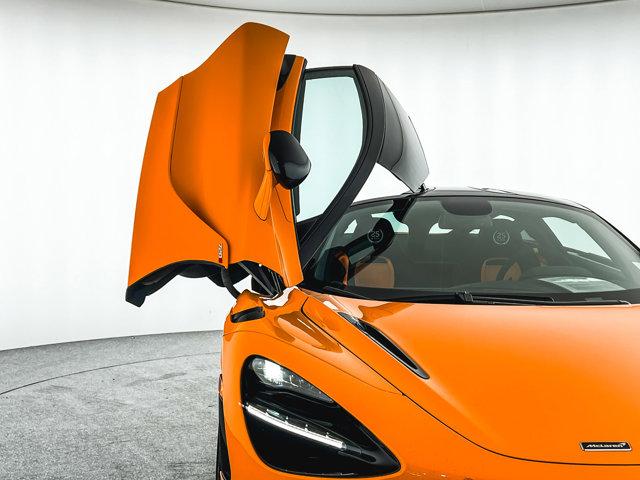 Thumbnail image of 2021 McLaren 720S at BellevueBentley of Bellevue, WA