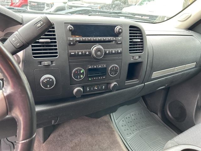 Thumbnail image of 2013 GMC Sierra 1500 at Todd Wenzel Buick GMC of Davison