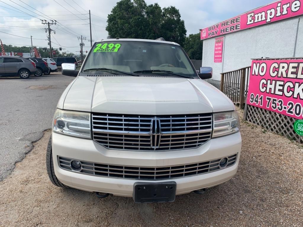 Thumbnail image of 2008 Lincoln Navigator at 15th Street Motors