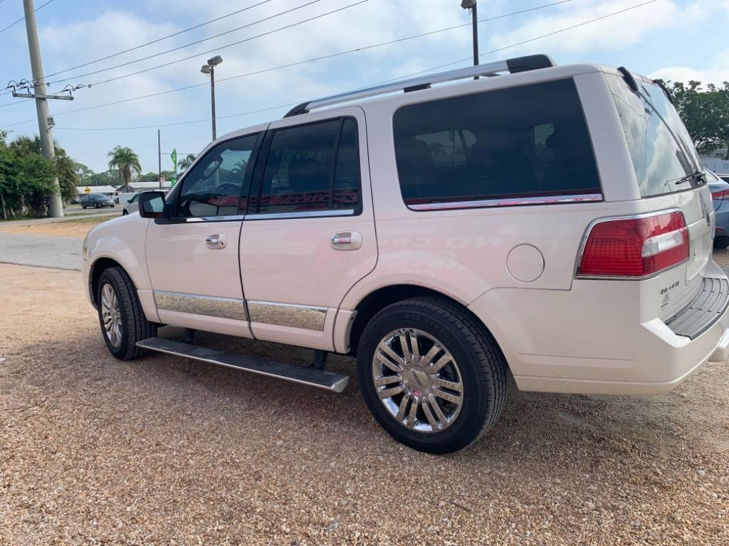 Thumbnail image of 2008 Lincoln Navigator at 15th Street Motors