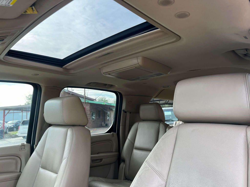 Thumbnail image of 2011 Cadillac Escalade ESV at WALESTER AUTO SALES