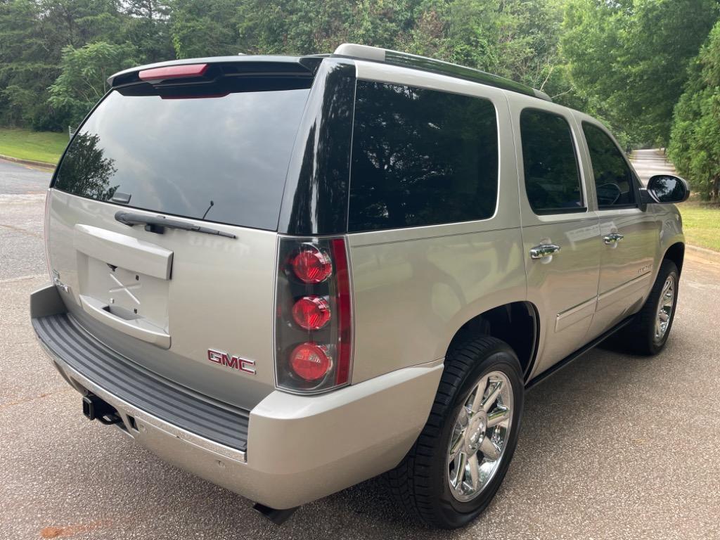 Thumbnail image of 2009 GMC Yukon at Lighthouse Auto Sales