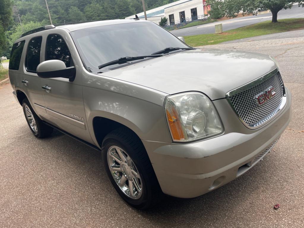 Thumbnail image of 2009 GMC Yukon at Lighthouse Auto Sales