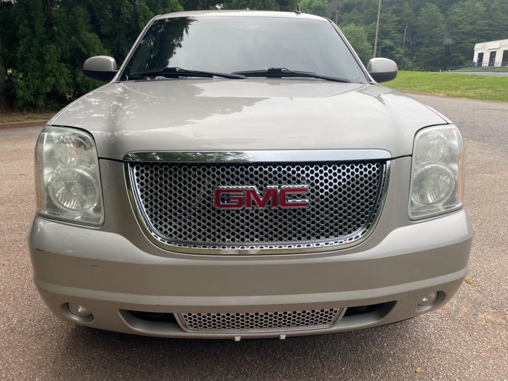 Thumbnail image of 2009 GMC Yukon at Lighthouse Auto Sales