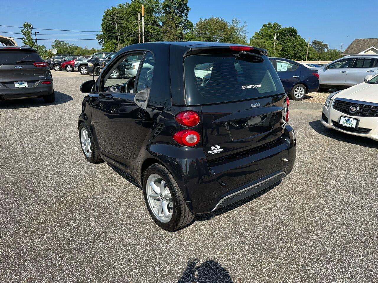 Thumbnail image of 2015 Smart fortwo at Acp Auto Wholesalers, Llc