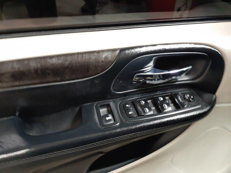 Thumbnail image of 2016 Dodge Grand Caravan at Autowise Car Center