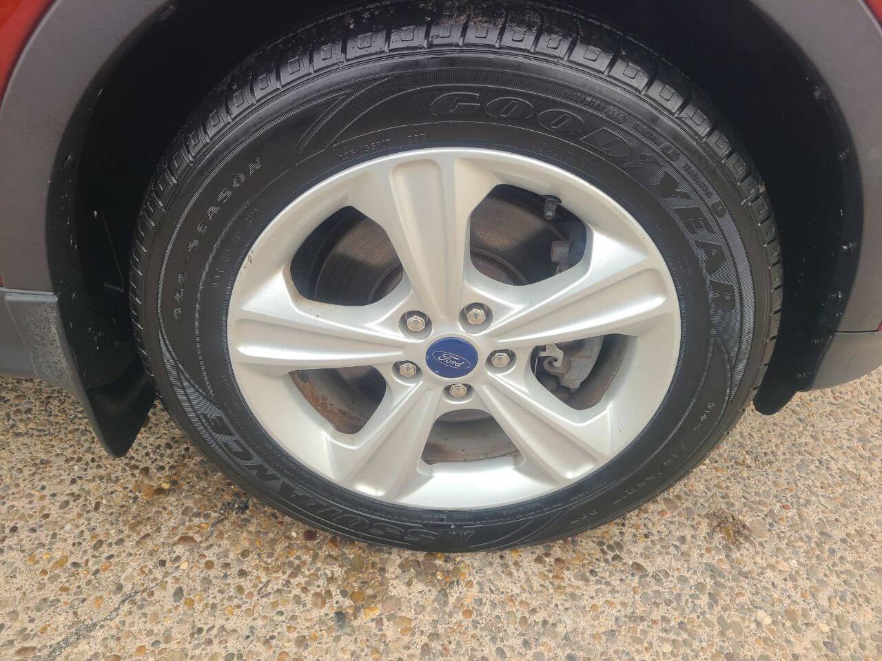 Thumbnail image of 2014 Ford Escape at Babo's Motors Inc.