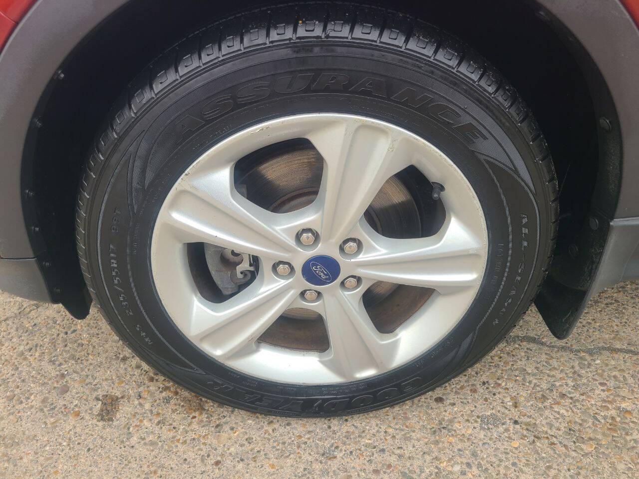 Thumbnail image of 2014 Ford Escape at Babo's Motors Inc.