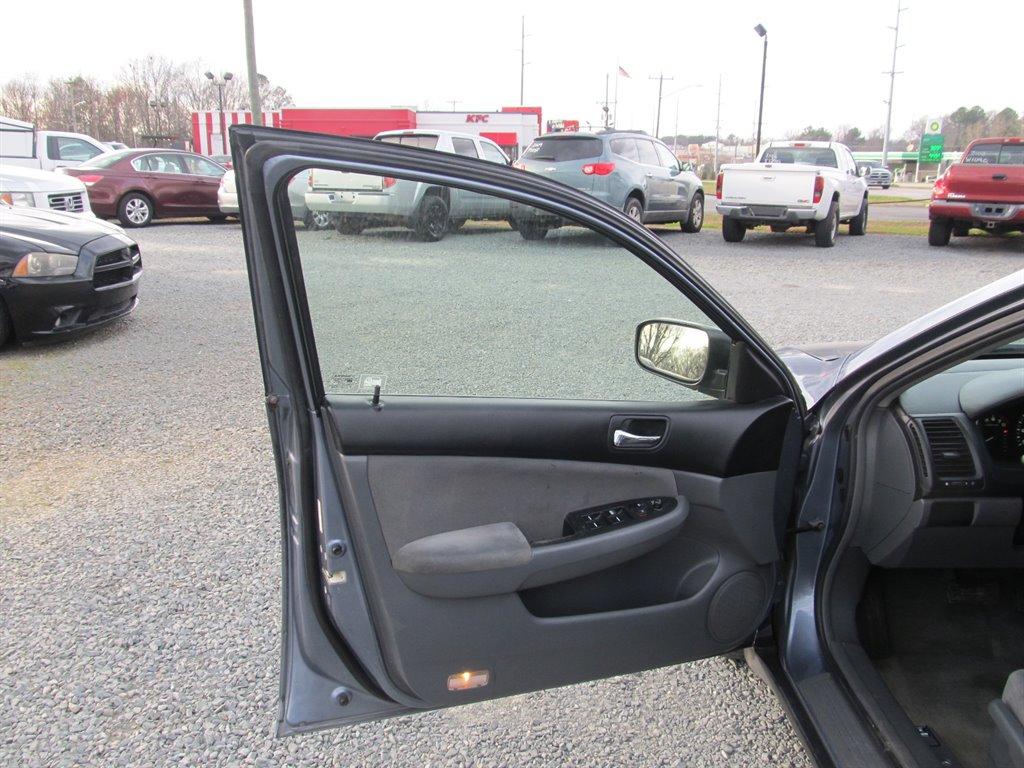 Thumbnail image of 2007 Honda Accord at Quinn’s Covenant Cars
