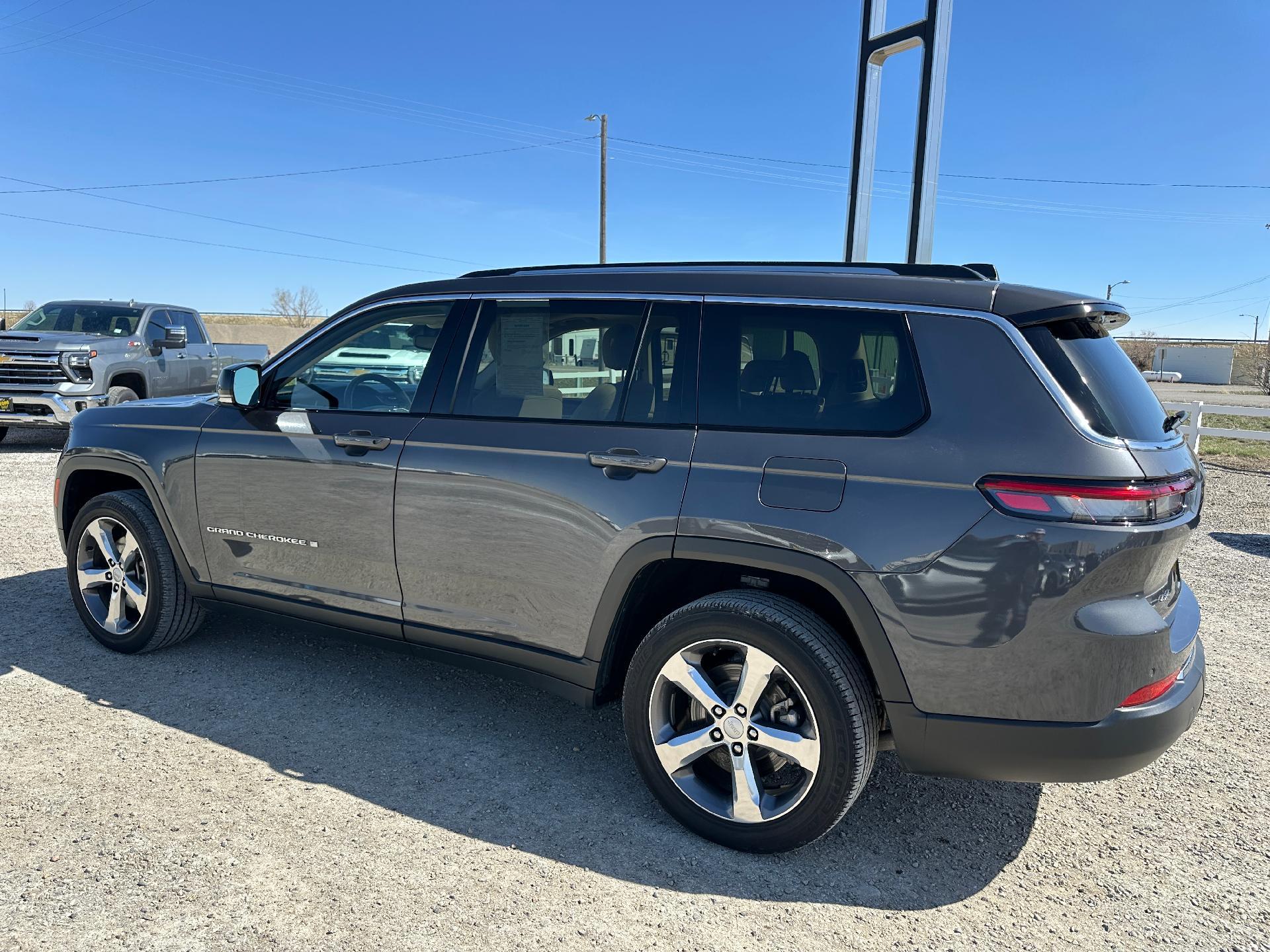 Thumbnail image of 2021 Jeep Grand Cherokee L at Van Motors Inc.