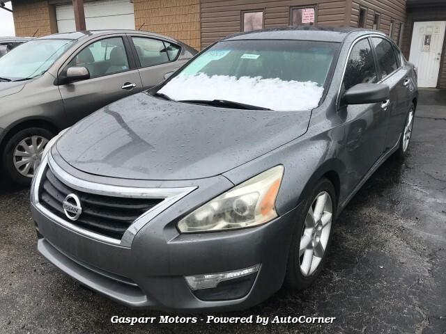 Thumbnail image of 2012 Nissan Versa at Gasparr Motors