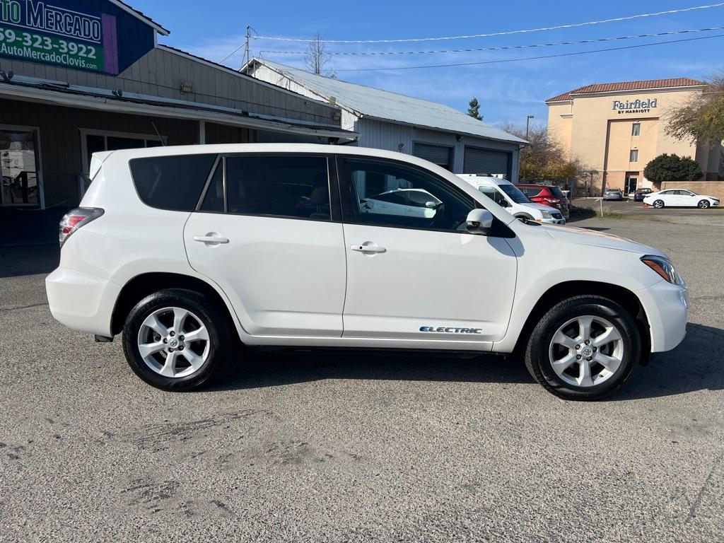 Thumbnail image of 2014 Toyota RAV4 EV at AUTO MERCADO