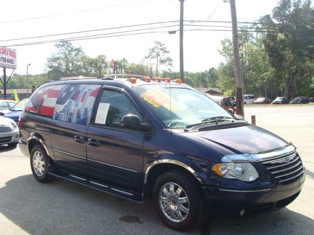 Thumbnail image of 2005 Chrysler Town and Country at Vans Cars and Trucks