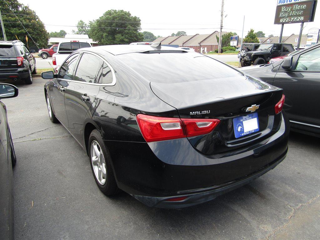 Thumbnail image of 2018 Chevrolet Malibu at Eagle Auto Sales