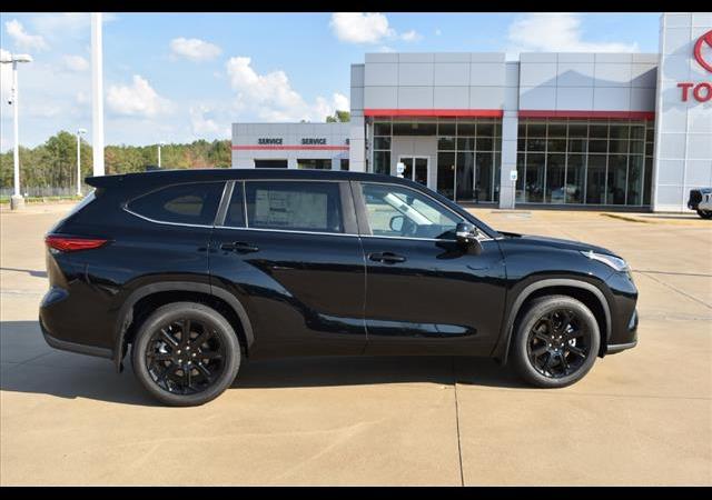 Thumbnail image of 2023 Toyota Highlander at Loving Toyota