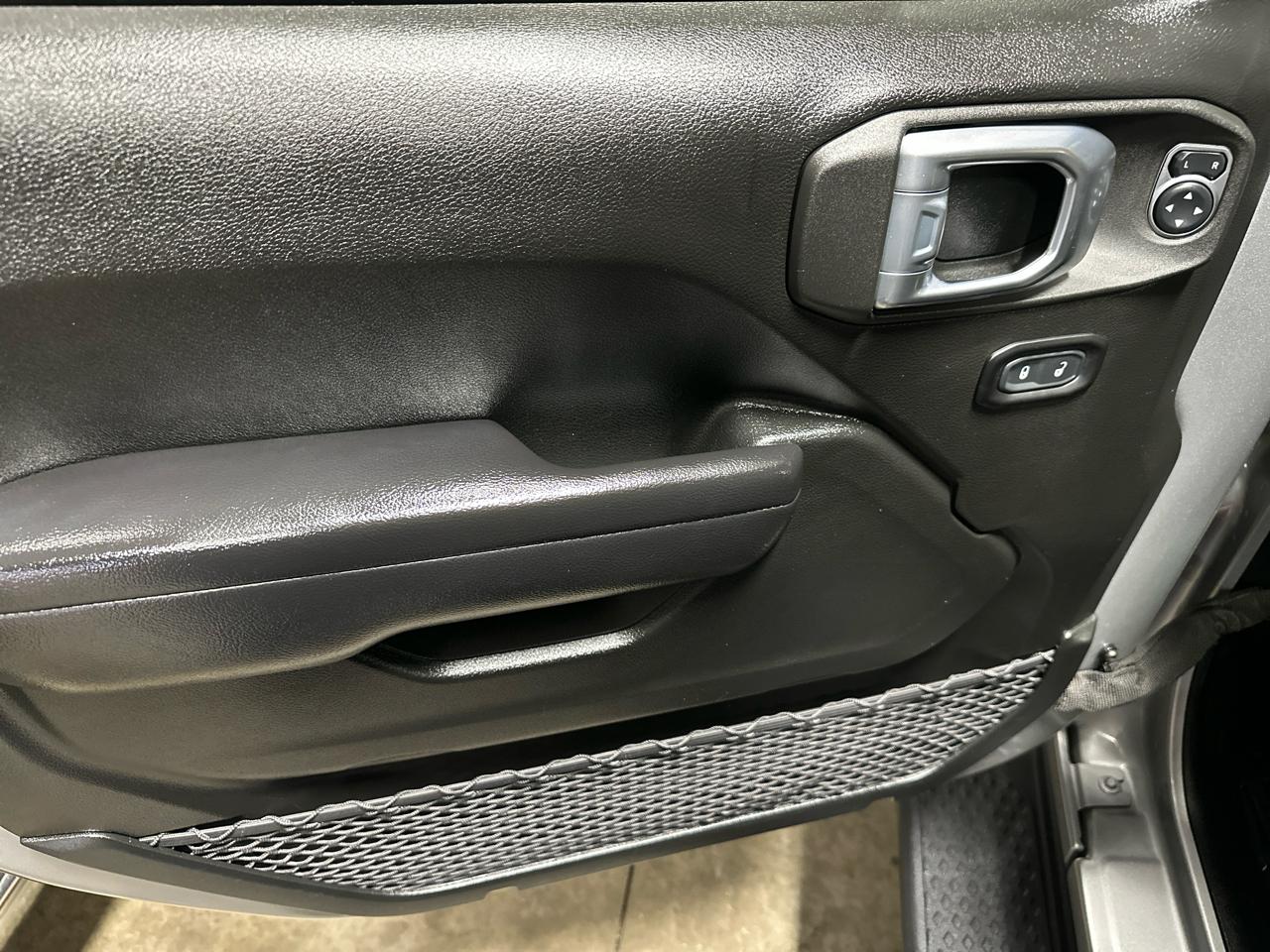 Thumbnail image of 2021 Jeep Gladiator at Banks Motors