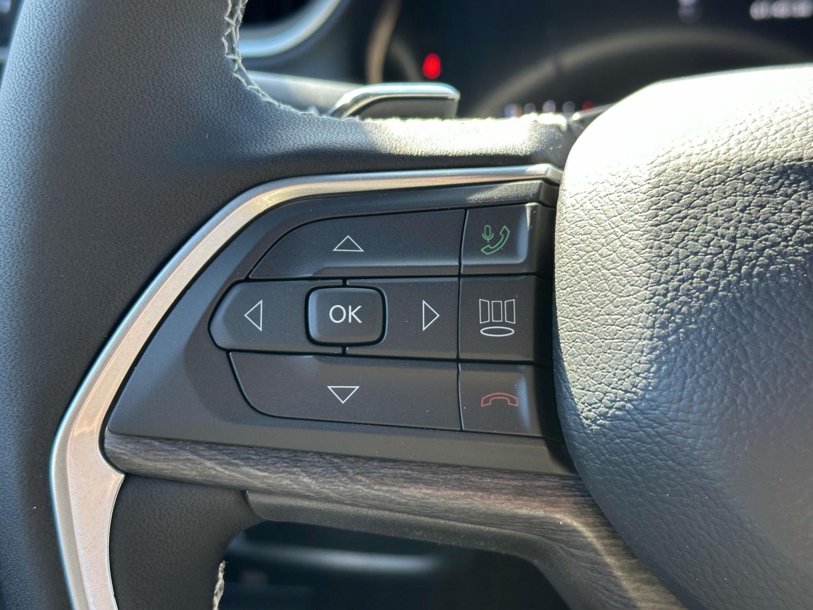 Thumbnail image of 2025 Jeep Grand Cherokee at Port Jeff Chrysler Jeep Inc