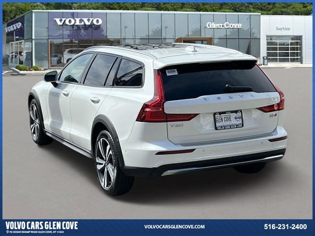 Thumbnail image of 2023 Volvo V60 Cross Country at Glen Cove Volvo
