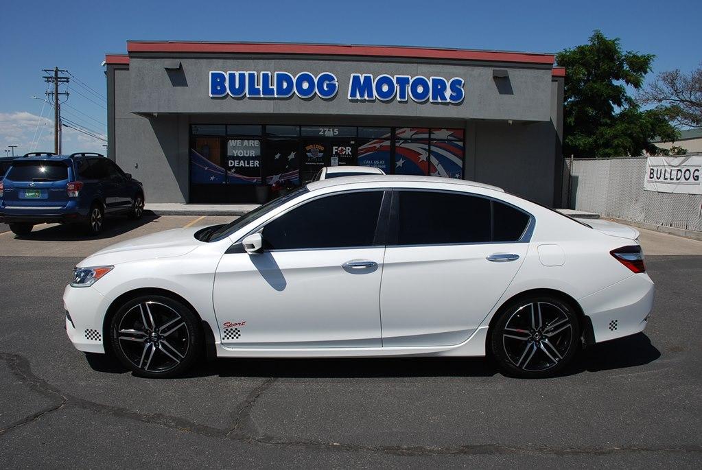 Thumbnail image of 2017 Honda Accord at BULLDOG MOTORS