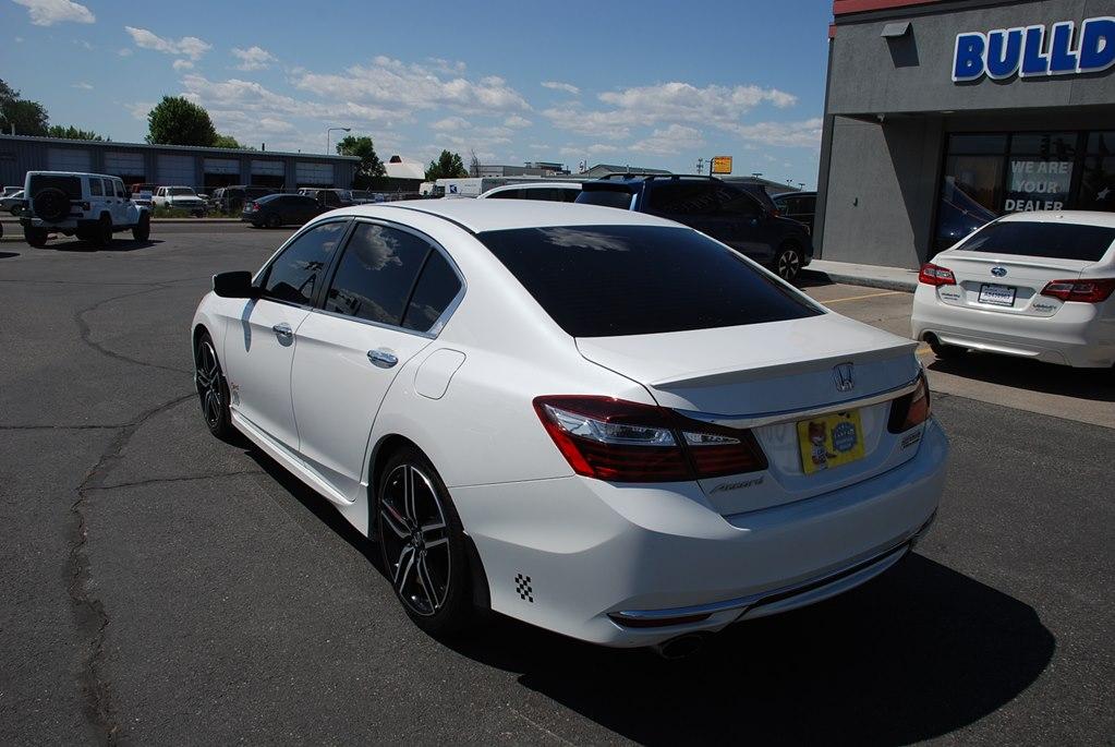 Thumbnail image of 2017 Honda Accord at BULLDOG MOTORS