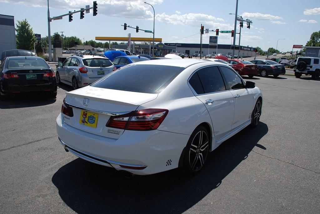 Thumbnail image of 2017 Honda Accord at BULLDOG MOTORS