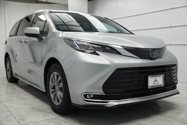 Thumbnail image of 2023 Toyota Sienna at Avenue Motors LLP