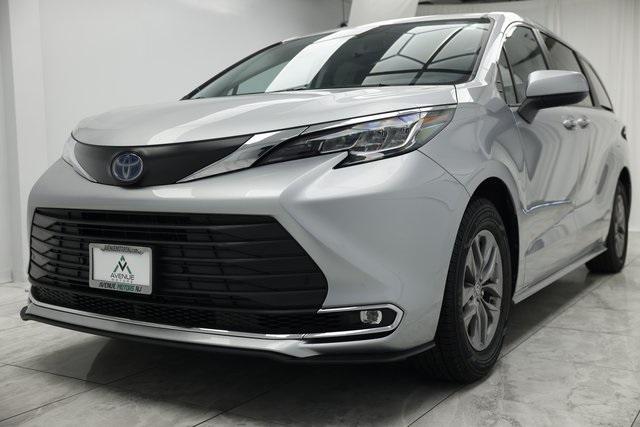 Thumbnail image of 2023 Toyota Sienna at Avenue Motors LLP