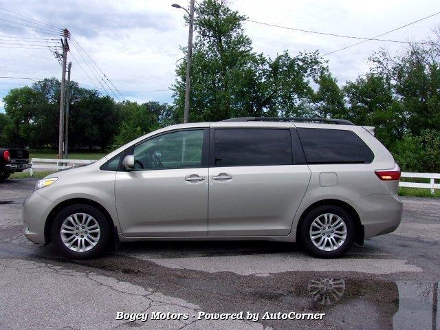 Thumbnail image of 2016 Toyota Sienna at Bogey Motors