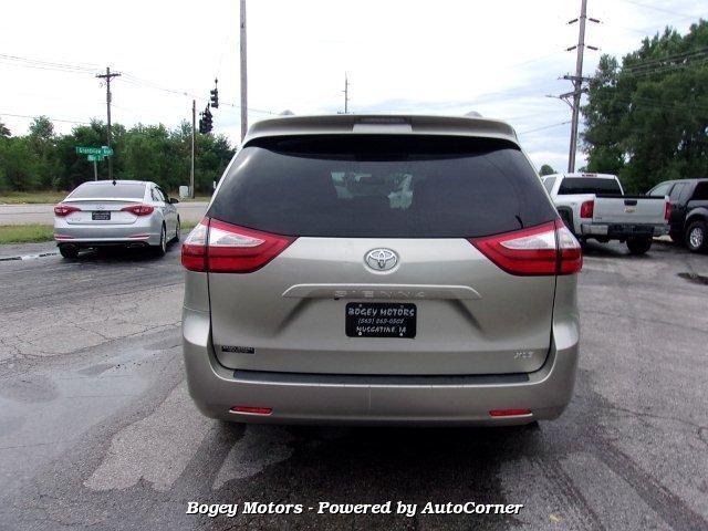 Thumbnail image of 2016 Toyota Sienna at Bogey Motors