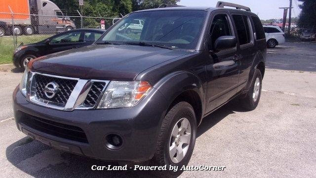 Thumbnail image of 2012 Nissan Pathfinder at Car Land of Macon