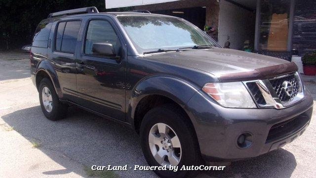 Thumbnail image of 2012 Nissan Pathfinder at Car Land of Macon